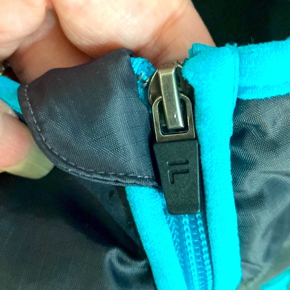 Fila gray jacket with turquoise/teal trim - Picture 5 of 8